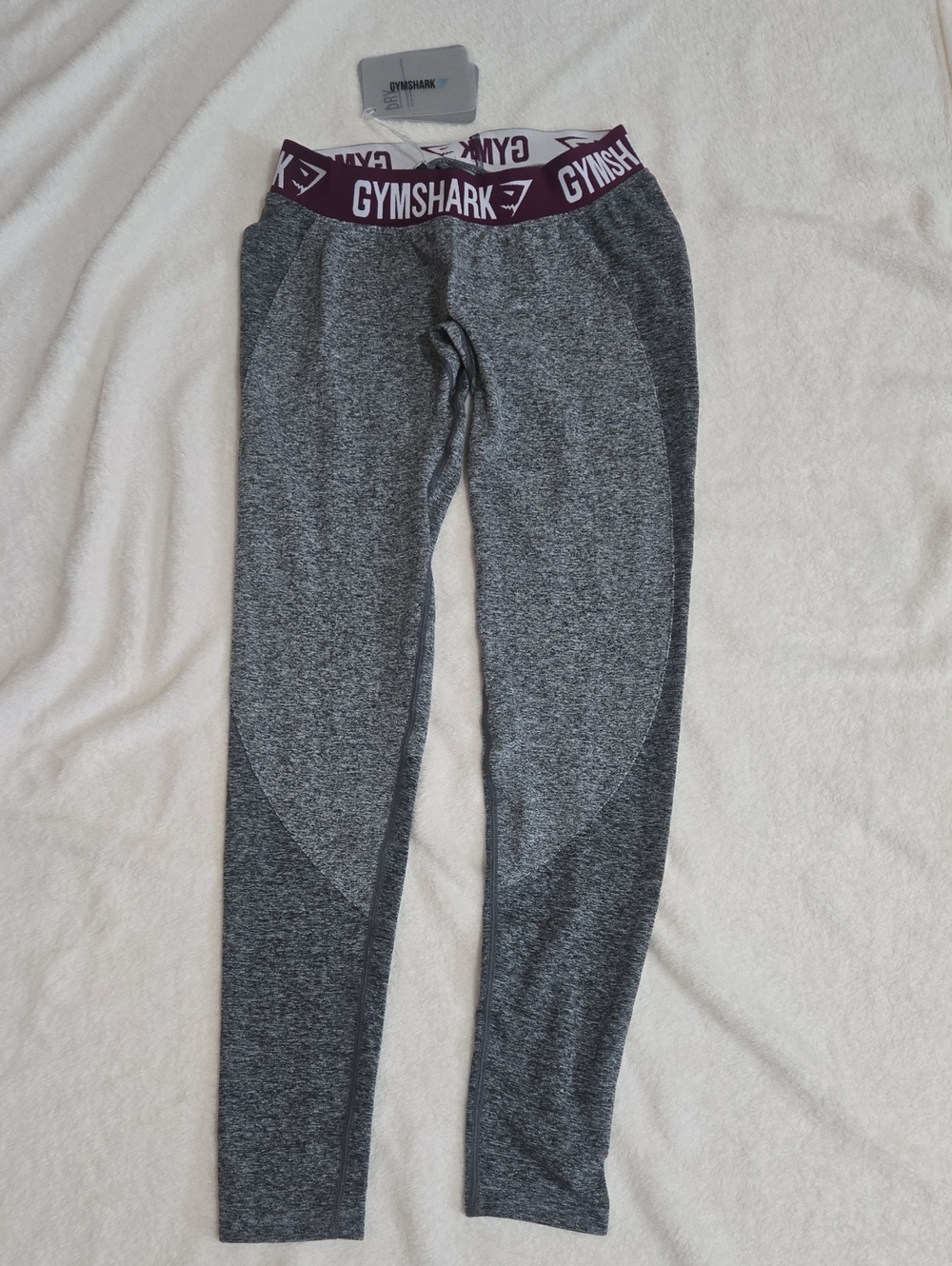 Gymshark Women Gray Seamless Leggings with Maroon Waistband